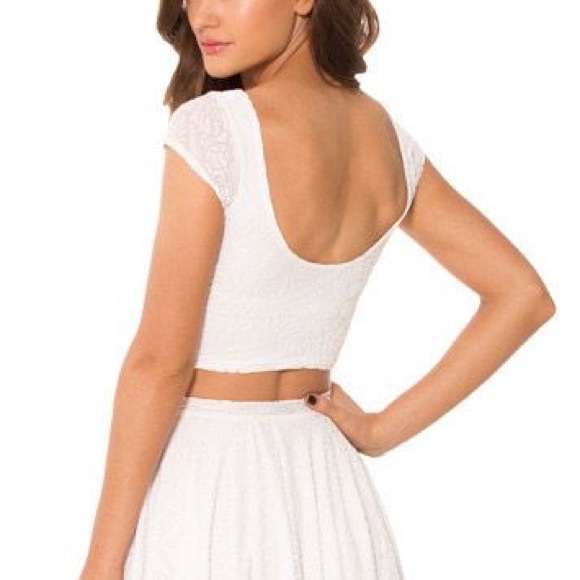 BM M Burned Velvet White Cap Sleeve Crop - Picture 2 of 7